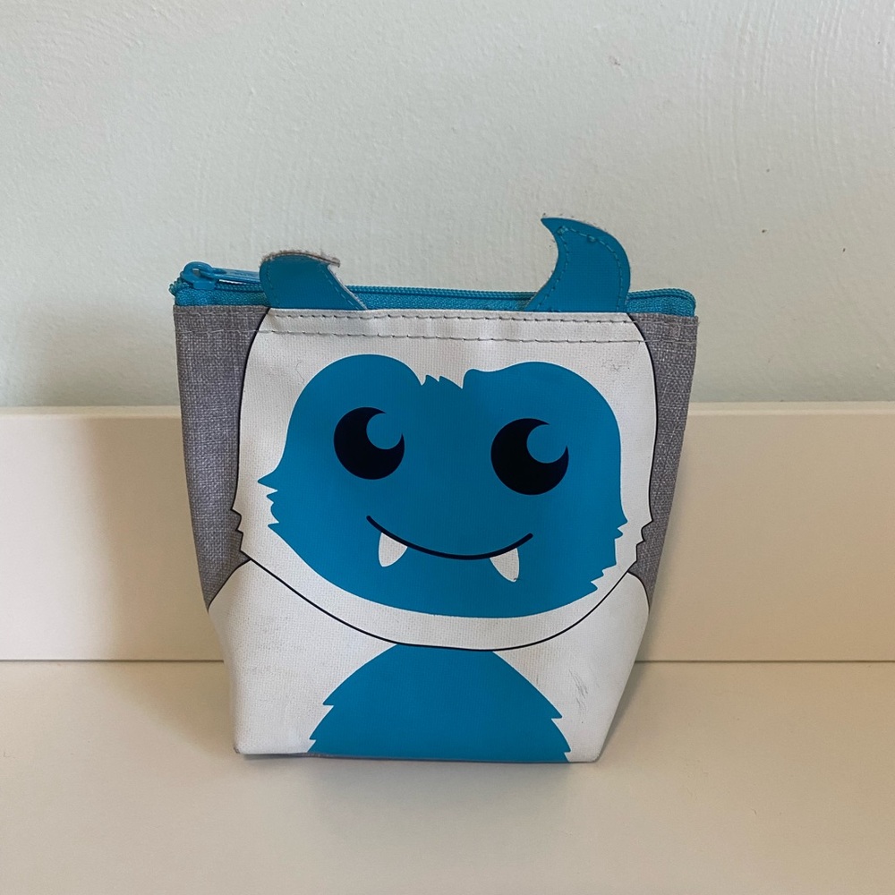 Thirty-one yeti print small purse bag